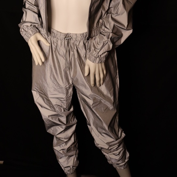 Reflective jogger suit - Picture 3 of 4